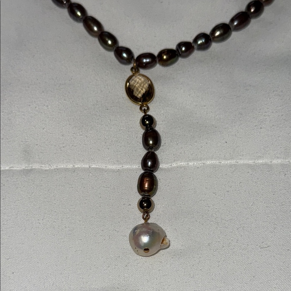 Gold and Brown Lariat Necklace with Vintage Charm - Picture 2 of 6